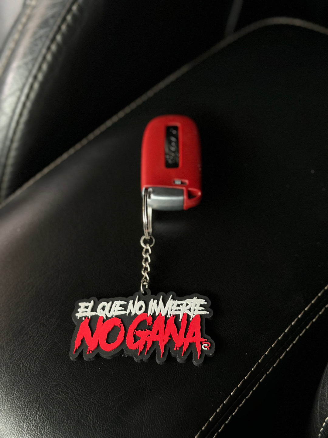 El Que No Invierte No Gana - PVC Keychain